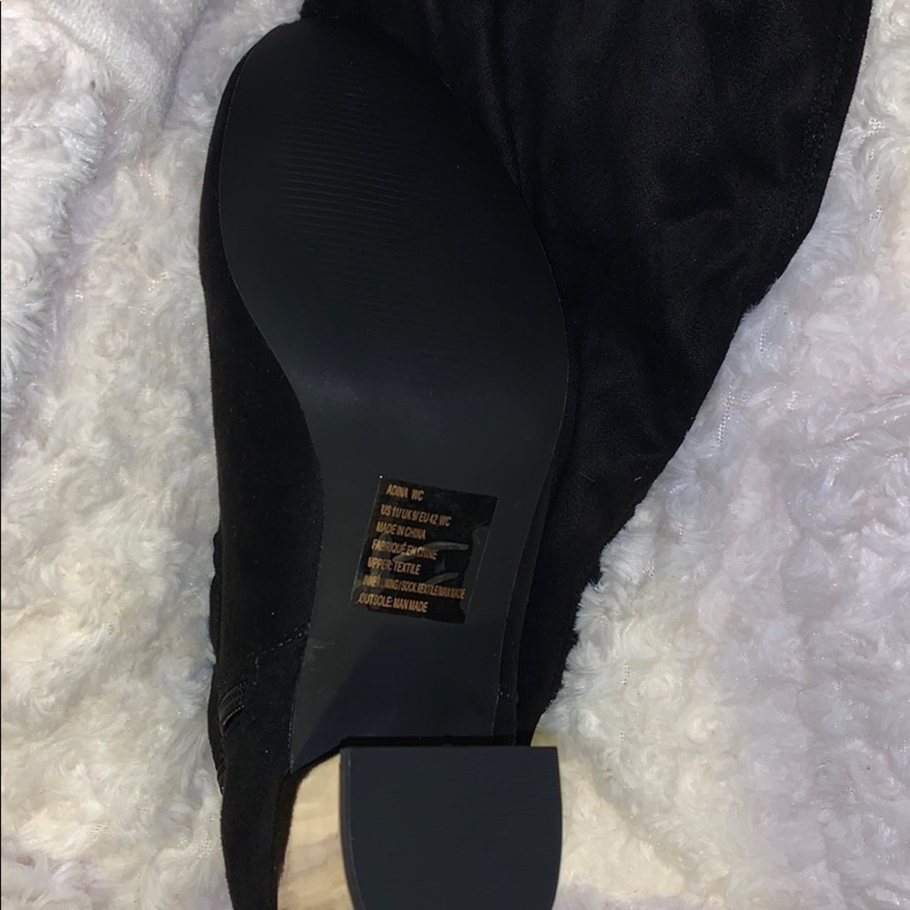 Boots - Picture 4 of 4